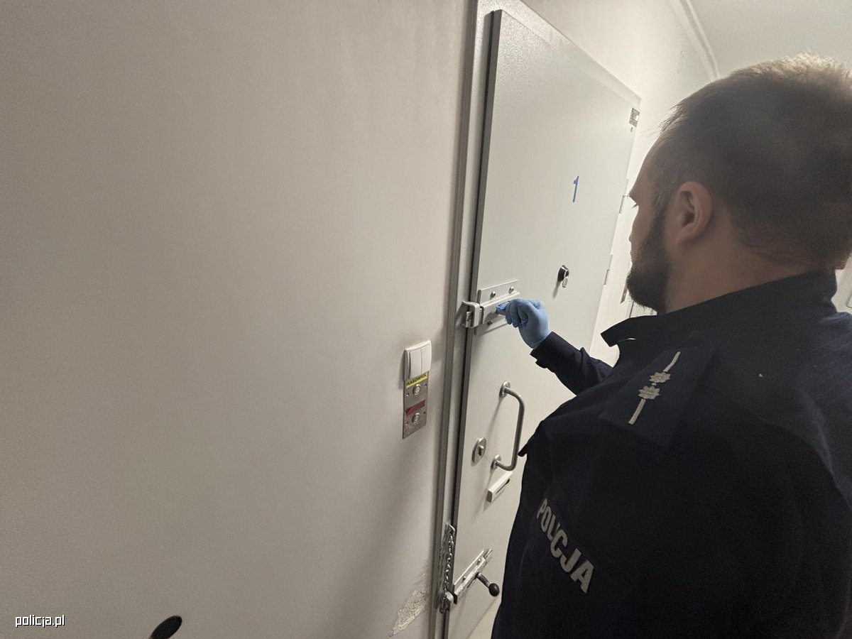 60-latek zaatakował personel medyczny i policjantów - 8 miesięcy więzienia w Tarnobrzegu - Aktualności