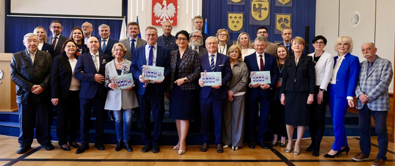 Historyczna chwila w Opolskim Urzędzie Wojewódzkim: Uroczyste odsłonięcie Galerii Wojewodów - Opolskie