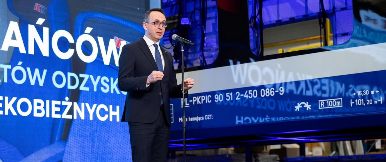 Nowosądecki NEWAG prezentuje hybrydę dla PKP Intercity – wizyta ministra infrastruktury - Aktualności