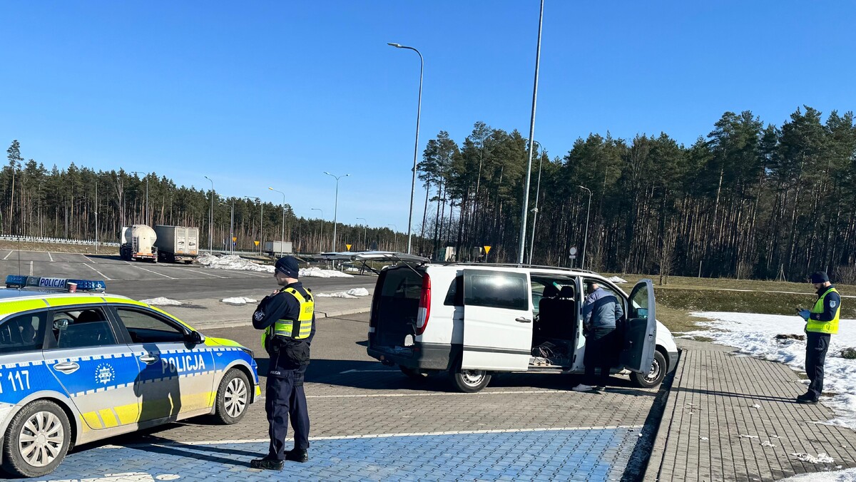Policjanci z Olsztynka odzyskali skradziony mercedesa i zatrzymali poszukiwanego przestępcę - Warmińsko-Mazurskie