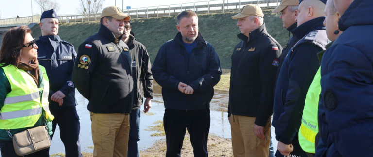 Zatory lodowe na Wkrze: Służby pod kontrolą sytuacji w Wielkopolsce - Kujawsko-Pomorskie