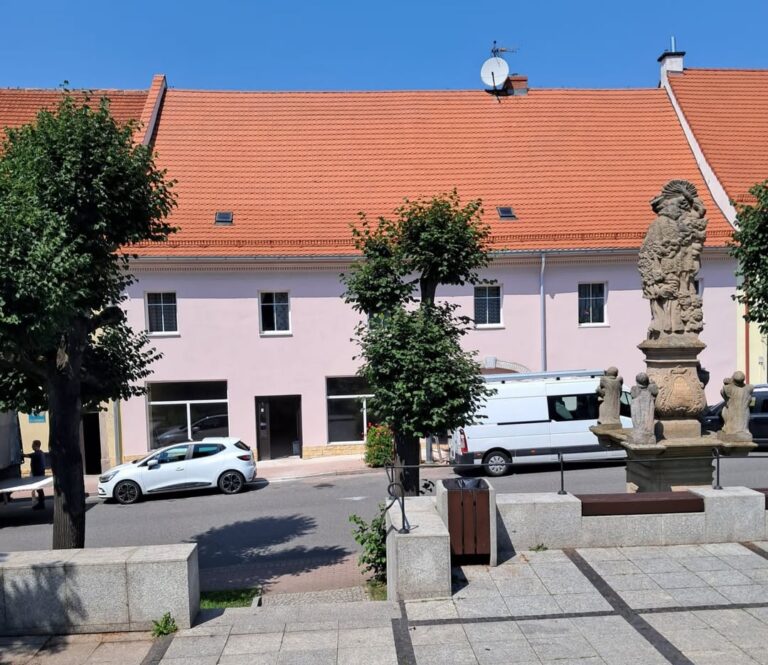 Lokal usługowy na wynajem w centrum Lewina Kłodzkiego - Lewin Kłodzki