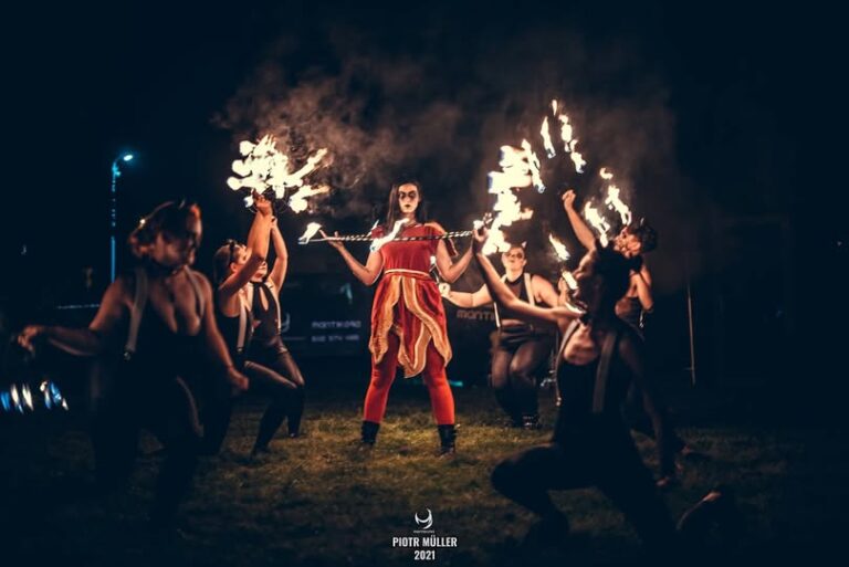 Spektakularny finał X Letnich Zderzeń Teatrów w Dusznikach - Duszniki-Zdrój
