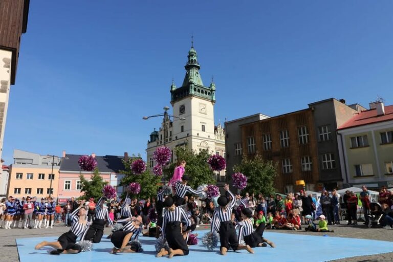 Sportowe emocje na rynku w Náchodzie - Czechy
