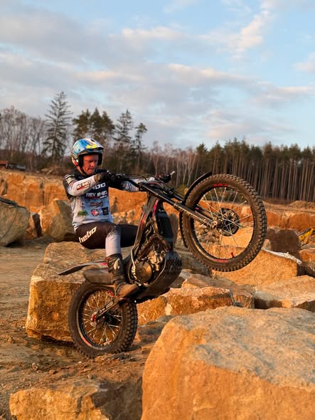 Widowisko motoryzacyjne w Náchodzie: Formuła F4 i Trial - Czechy