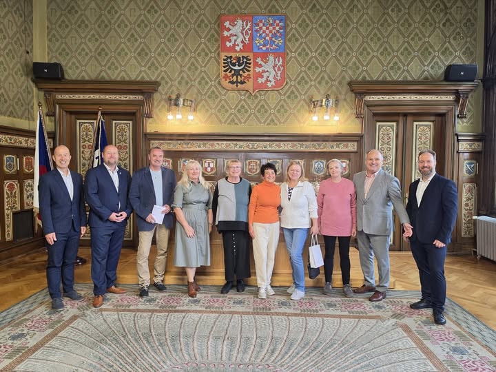 Seniorzy w Náchodzie ruszyli na podbój sztuki - Paragraf