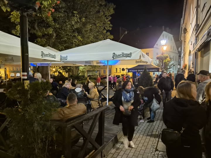 Wielkie wydarzenie na Rynku w Dusznikach-Zdroju - Duszniki-Zdrój