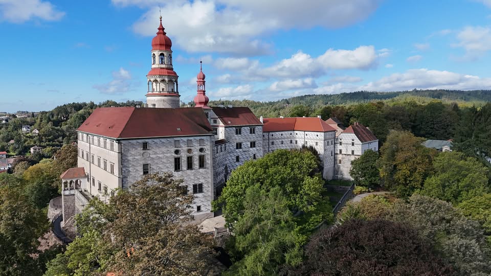 Czarna Dama i mroczne tajemnice zamku w Náchodzie - Czechy