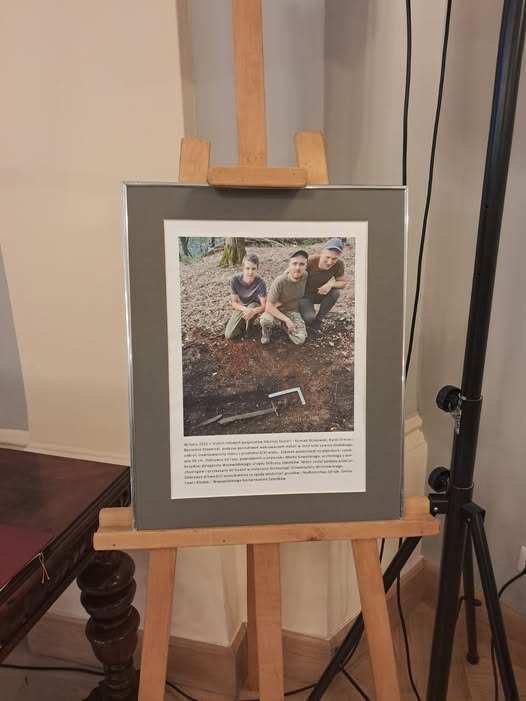 Średniowieczny miecz z Lewina Kłodzkiego w muzeum - Lewin Kłodzki